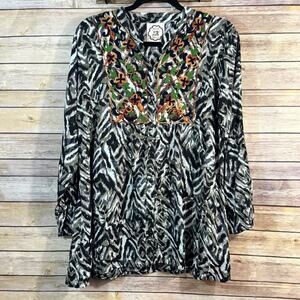 A&A Clothing Inc. Floral Embroidered Neckline Button Down Tunic Top Boho Chic S